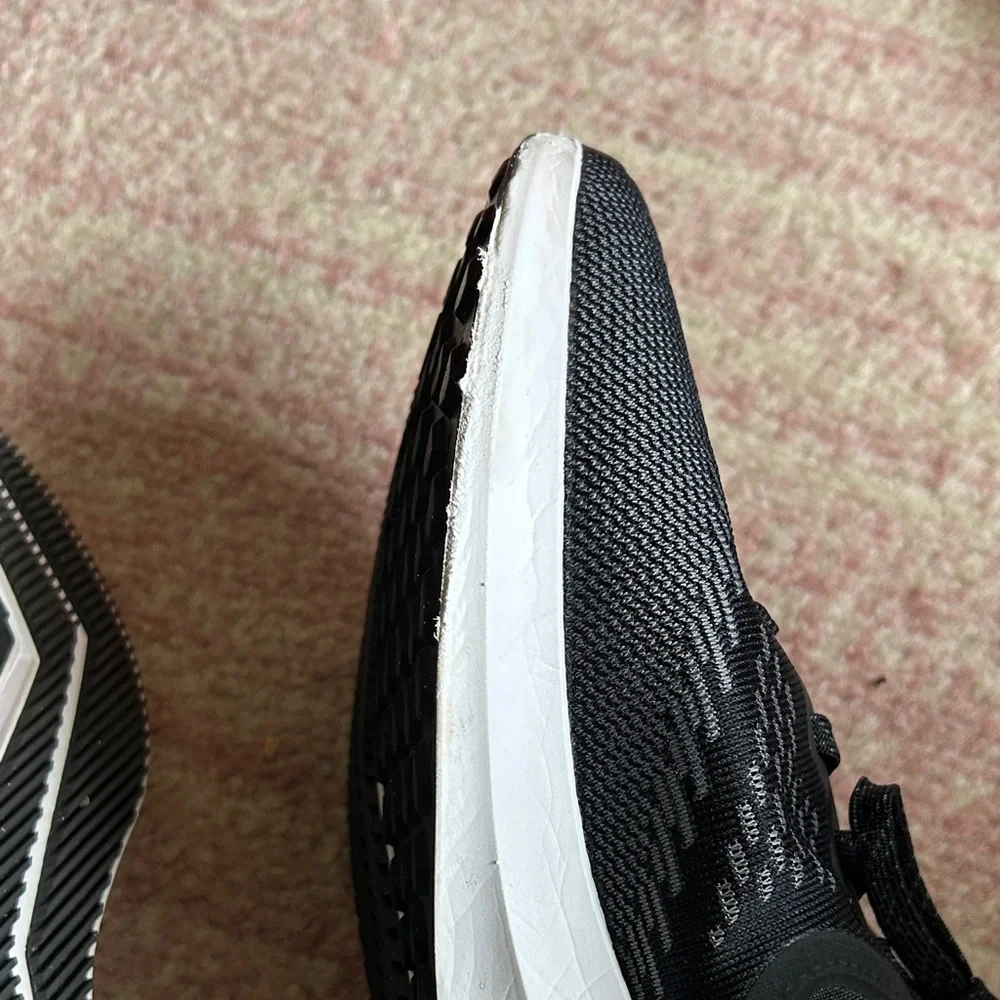 Nike Men's Zoom Winflo Black‎ and White running Athletic Shoes 10.5